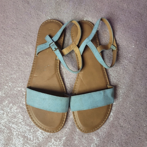 ♡ Baby Blue Suede Ankle Strapped Sandals ♡ - Picture 2 of 4